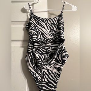 Skatie onepiece cutout size large